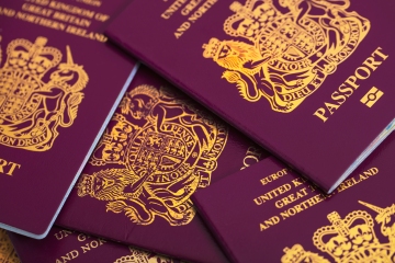 Advertencia de pasaporte ya que los británicos cancelan las vacaciones debido a grandes retrasos