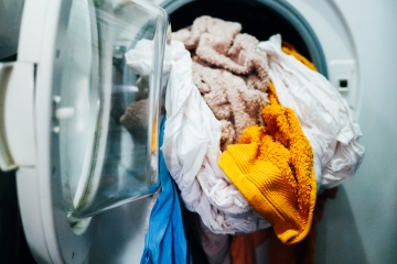 El truco de £ 1 para mantener tu lavadora limpia y conseguir ropa que huela bien