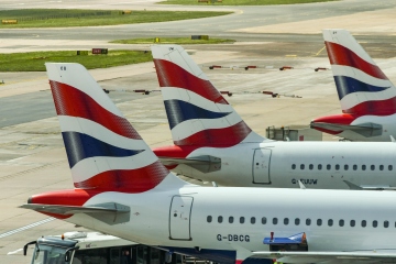 British Airways enruta 1.500 vuelos más este verano, provocando MÁS caos en los viajes