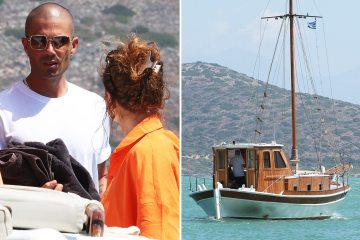 Los tortolitos Maisie Smith y Max George disfrutan de un viaje en barco mientras están de vacaciones en Creta
