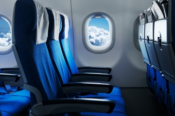 Pareja criticada por bloquear asiento vacío en vuelo
