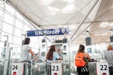 Impulso para las vacaciones de verano: nuevas reglas de pasaporte para facilitar los viajes con niños