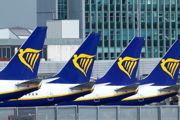 Truco simple para evitar las tarifas de equipaje de Ryanair mientras lleva una maleta